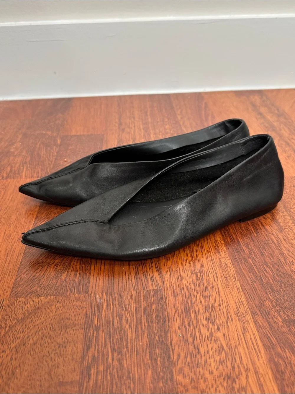 ZARA Black Pointed Leather Slip-On for Ballet Flats. Balletcore. Minimalist. 7.5